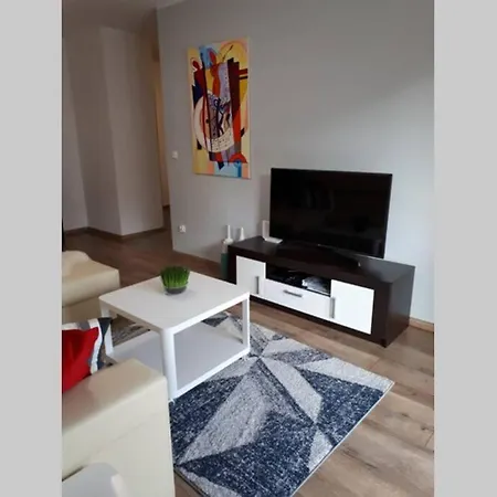 Przytulny I Komfortowy Apartament Z Balkonem
